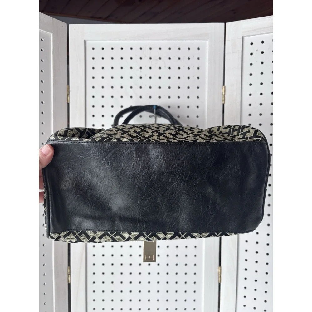 Tommy Halfiger Logo Top Handle Handbag‎ Purse Satchel Black Faux Leather Fabric